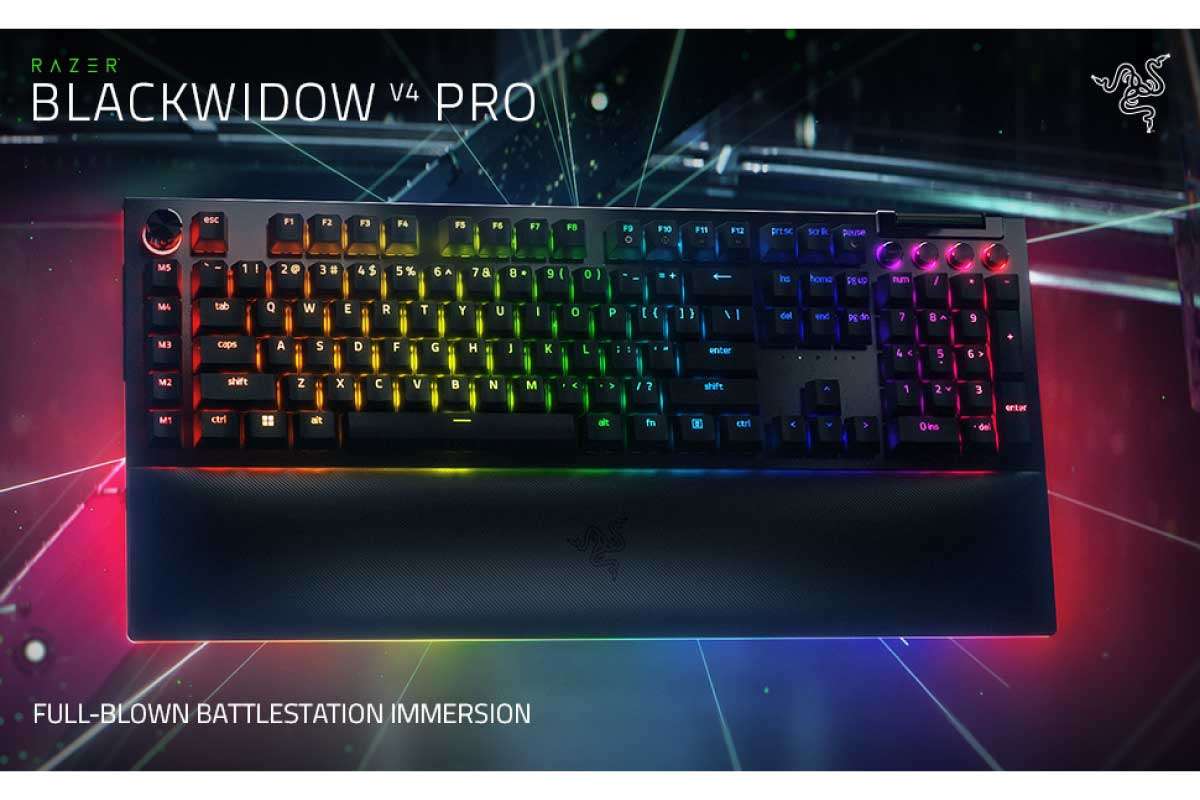 Razer【BlackWidow V4 Pro JP Green Switch】コマンドダイヤルと8つの専用マクロキー搭載したゲーミングキーボード がAmazonにて24%OFFの28,072円