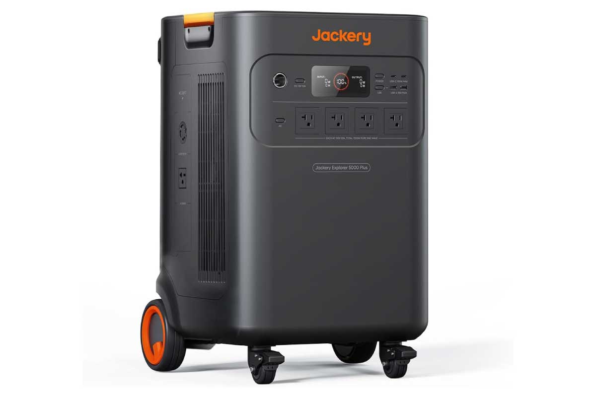 【Jackery ポータブル電源 5000 Plus】容量 5040Wh・定格出力 6000W・100V/200V AC 出力対応という、家庭用バックアップ電源クラスの超大容量モデルがAmazonにて35%OFFの519,349円