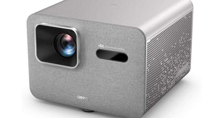 【BenQ TK705STi】3000ANSIルーメンの高輝度と4K解像度を備えた短焦点スマートプロジェクターがAmazonにて10%OFFの224,100円
