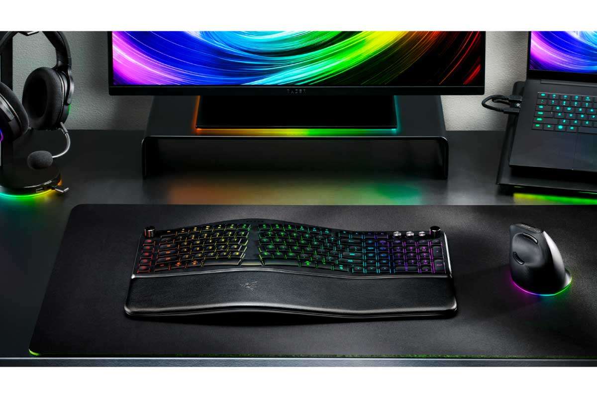 Razer【Razer Pro Type Ergo】超薄型の指先型キーキャップ、調整可能なチルト機構、AIプロンプトマスター、Razerコマンドダイヤル、5つの専用マクロキーなど、プロダクティビティを最大化する機能を多数搭載し、ビジネス・クリエイティブ・AIワークフローに最適化されたワイヤレス・スプリットエルゴノミックキーボード