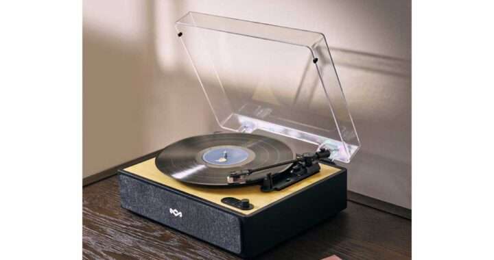 Rise Up Bluetooth Turntable