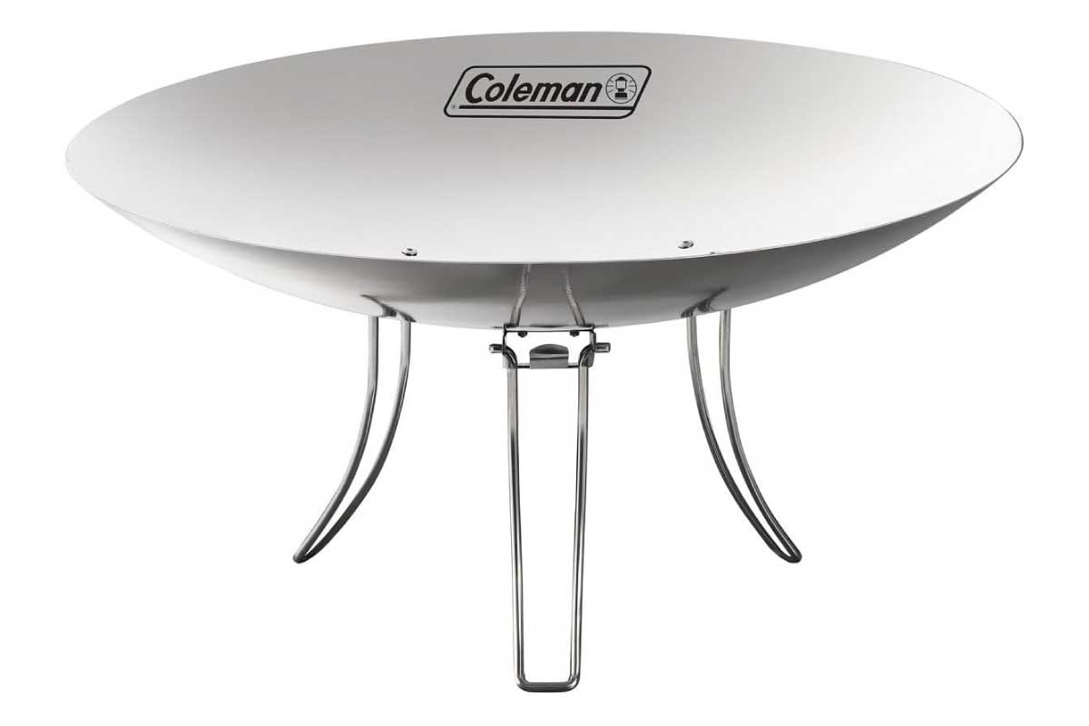【コールマン ファイアーディスク】ステンレス製の円盤形焚き火台で、脚を広げるだけの3秒設営、薪をそのまま載せられるワイドな直径45cm、安定した燃焼と高い耐久性を備えた、初心者からベテランまで幅広く支持される焚き火台がAmazonにて29%OFFの6,182円