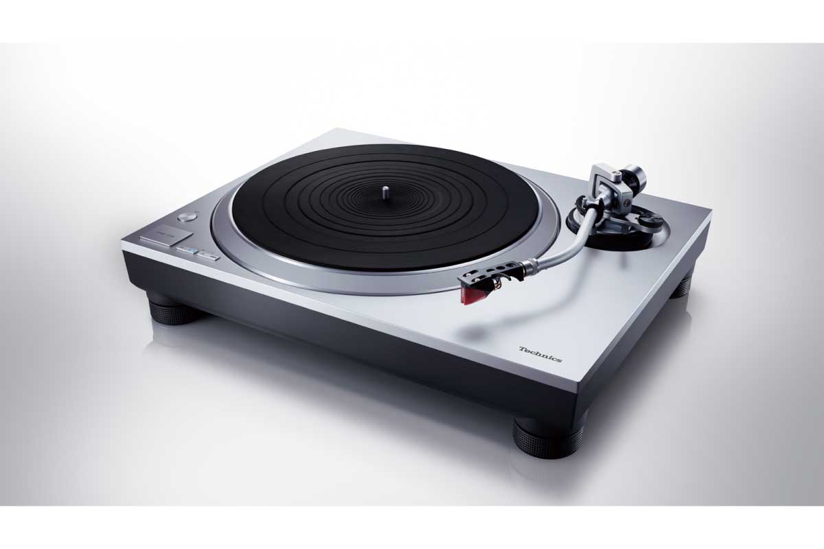 テクニクス【SL-1500CW】シングルローター型コアレス・ダイレクトドライブ・モーターや2層構造プラッター、2層構造筐体など、上位機種の技術を継承しつつ、フォノイコライザー内蔵とカートリッジ同梱のエントリー向けHi-Fiターンテーブ