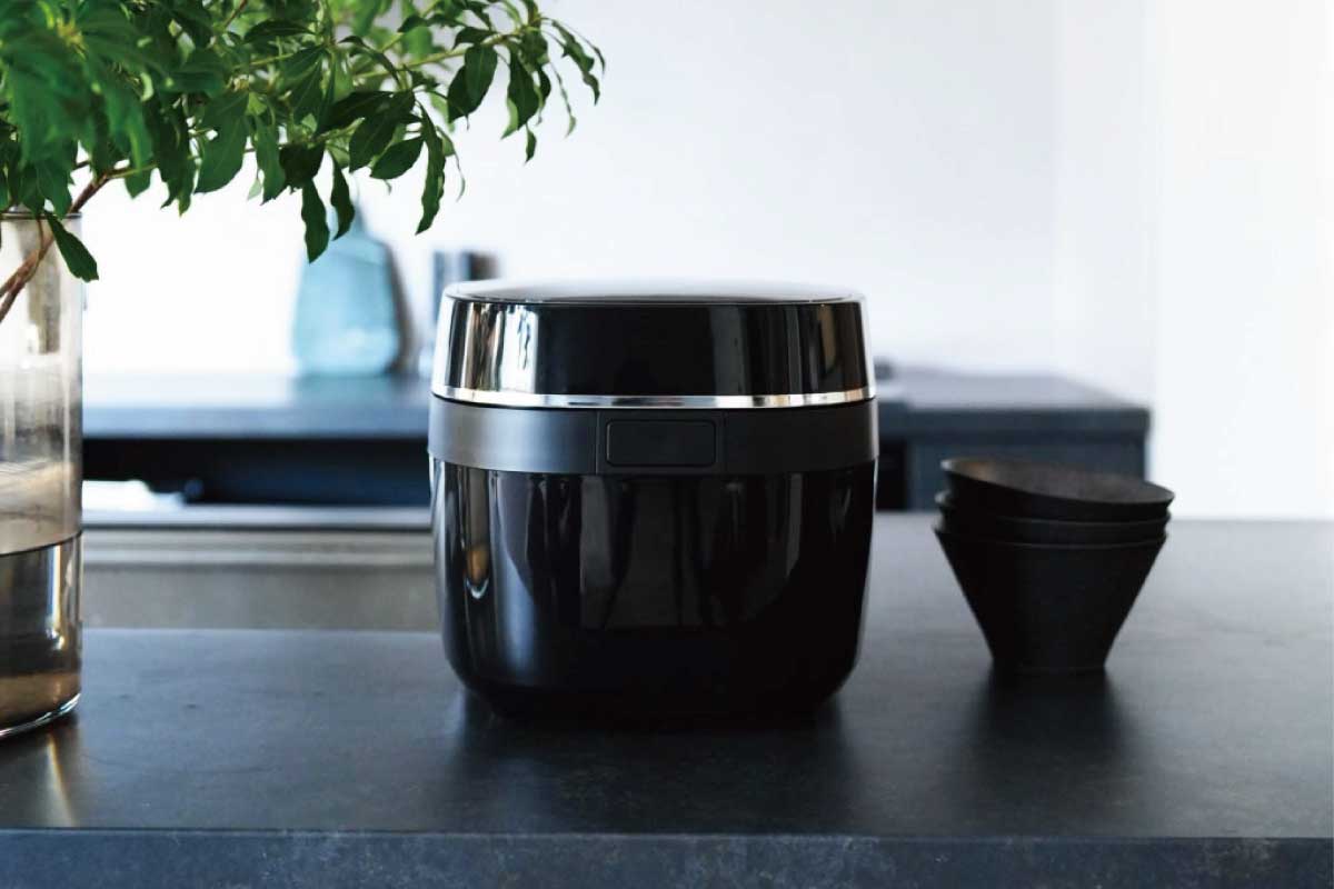 ドウシシャ【CORELLE IH 炊飯器】PFAS（有機フッ素化合物）フリーかつシリコーンオイルフリー構造の内釜を採用した5合炊きIH炊飯器