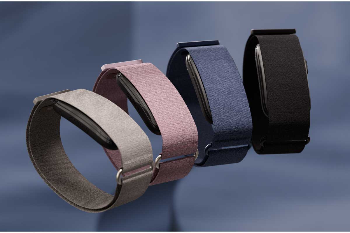 ガーミン【CIRQA Smart Band】手首に自然になじむファブリックバンドとコンパクトなセンサー部で、日常からスポーツシーンまで違和感なく身につけられることを目指したバンド型ヘルス＆フィットネストラッカー